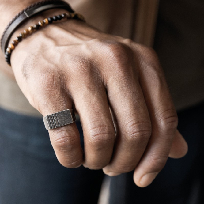 Bague-Acier-inoxydable-Homme-shaman-vintage-ROCHET-HA75-2 Bague-Acier-inoxydable-Homme-shaman-vintage-ROCHET-HA75 portée
