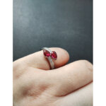 Bague Femme goutte Argent 925/1000 et Oxydes de zirconium blancs et rouges CHRISTIAN BERNARD portée