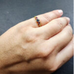 Bague Femme Or jaune750/1000, Améthyste, Topaze et Péridot ROBBEZ MASSON portée