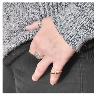Bague breloque Plaqué Or et Oxydes de zirconium MURAT portée