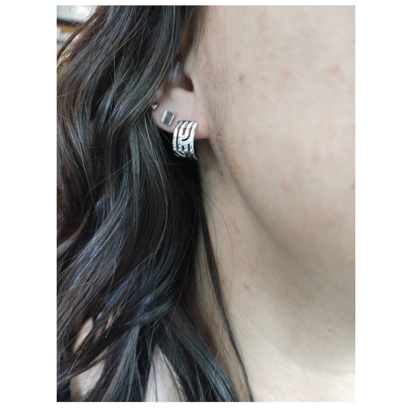 Boucles-d-oreilles-Femme-Argent-GUY-LAROCHE-g35038-01-porte Boucles d'oreilles femme Argent portées Guy Laroche