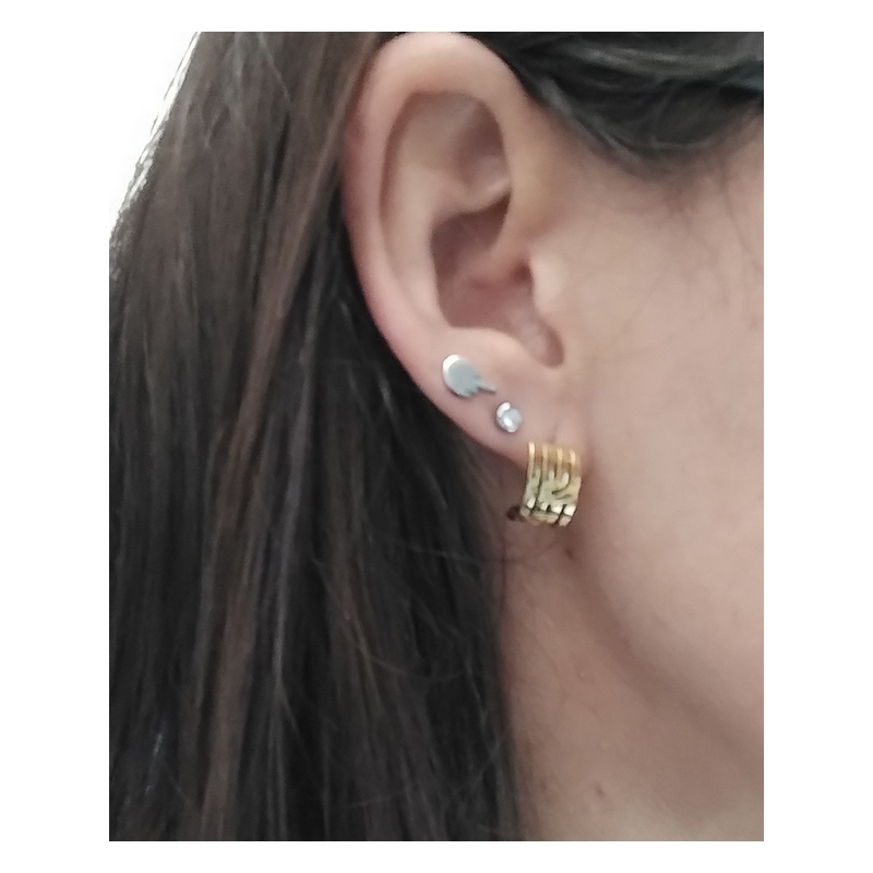 Boucles-d-oreilles-Femme-Plaque-Or-GUY-LAROCHE-G15038-00-porte Boucles d'oreilles Femme Plaqué Or Guy Laroche portées