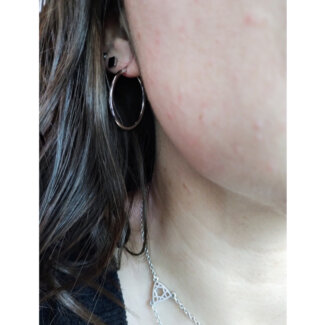 Boucles d’oreilles créoles Femme Or blanc 750/1000 ROBBEZ MASSON portées