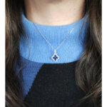 Collier Femme Argent 925/1000 et Oxydes de zirconium blancs et bleus CHRISTIAN BERNARD porté
