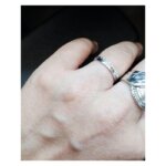 Alliance lisse et lapidée Femme Argent 925/1000 ROBBEZ MASSON sur main