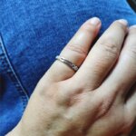 Bague Femme rythme graphique Argent 925/1000 et Oxydes de zirconium MURAT portée