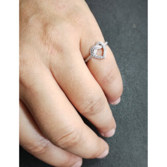 Bague Femme Cœur Or blanc 750/1000 et Oxydes de zirconium ROBBEZ MASSON portée