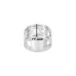 Adoptez un style contemporain avec cette bague Prospective Graphique en argent 925‰ rhodié. Son motif géométrique aux lignes adoucies apporte une touche de modernité à votre main, tout en finesse. À la fois audacieuse et élégante, cette bague devient vite un indispensable de votre boîte à bijoux., largeur
