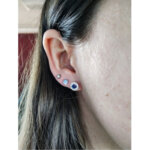 Boucles d’oreilles Femme Argent 925/1000 et Oxydes de zirconium bleus et blancs CHRISTIAN BERNARD portées