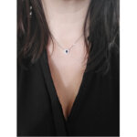 Coller Femme Cœur Argent 925/1000 et Oxydes de zirconium bancs et bleu CHRISTIAN BERNARD porté