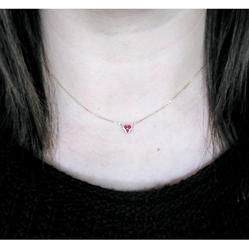 Collier Femme Or jaune 750/1000 et Rubis ROBBEZ MASSON porté
