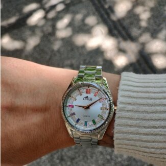 Montre Femme Acier inoxydable LOTUS 18898/2 portée