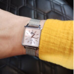 Montre carrée Femme rose pale, Acier inoxydable LOTUS 18718/2 portée