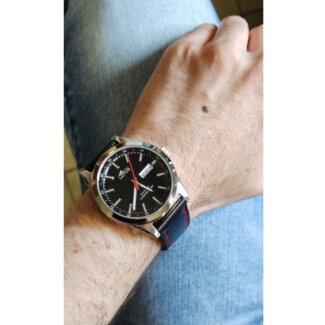 Montre Homme cuir noir et Acier inoxydable LOTUS 18671/4 portée