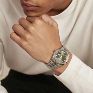 Montre Homme Acier inoxydable cadran vert LOTUS 18854/6 portée