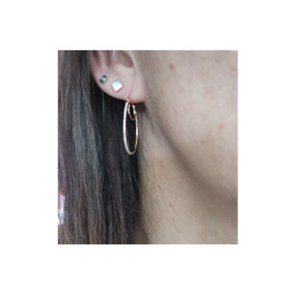 Boucles d’oreilles créoles Femme Or jaune 750/1000 et diamants ROBBEZ MASSON portées
