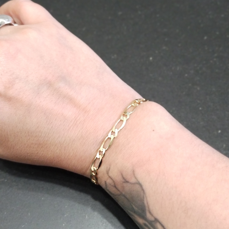 Bracelet Femme Or jaune 750/1000 maille alternée ROBBEZ MASSON, porté