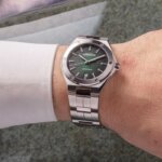 Montre Homme Cap Camarat Automatique HERBELIN Acier inoxydable 1645B16 portée