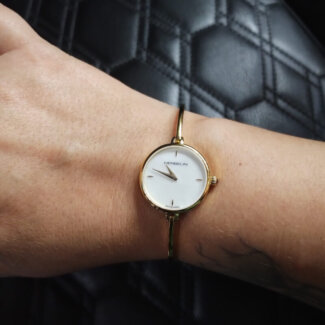 Montre Femme Fil HERBELIN Acier inoxydable doré 17206BP19 portée