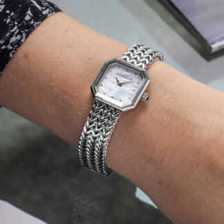 Montre Femme Octogone HERBELIN, Acier inoxydable 17436B19 portée