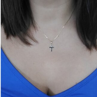 Pendentif croix Egyptienne Ankh Femme Or jaune 750/1000 ROBBEZ MASSON porté