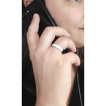 Bague Femme Acier inoxydable et Oxydes de zirconium ROBBEZ MASSON portée