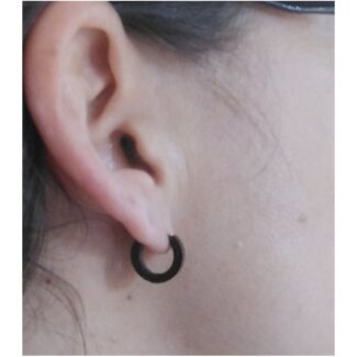 Boucles d’oreilles créoles Acier inoxydable noir ROBBEZ MASSON portées