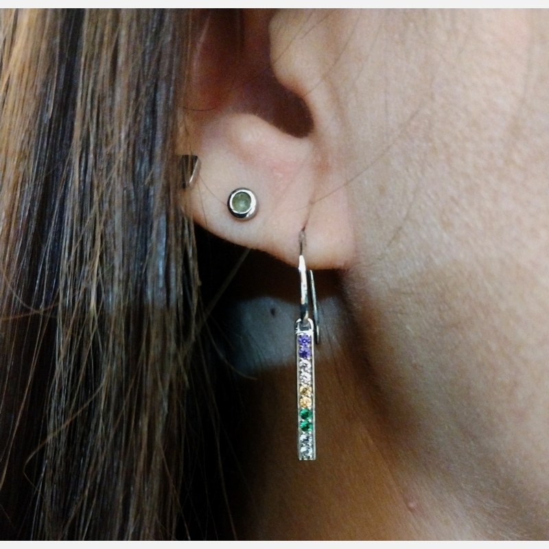 boucles-oreilles-pendantes-femme-argent-925-et-oxydes-LOTUS-LP1963-4-3-portées Boucles d’oreilles pendantes Femme Argent 925/1000 et Oxydes de zirconium de couleurs LOTUS LP1963-4/3 portées