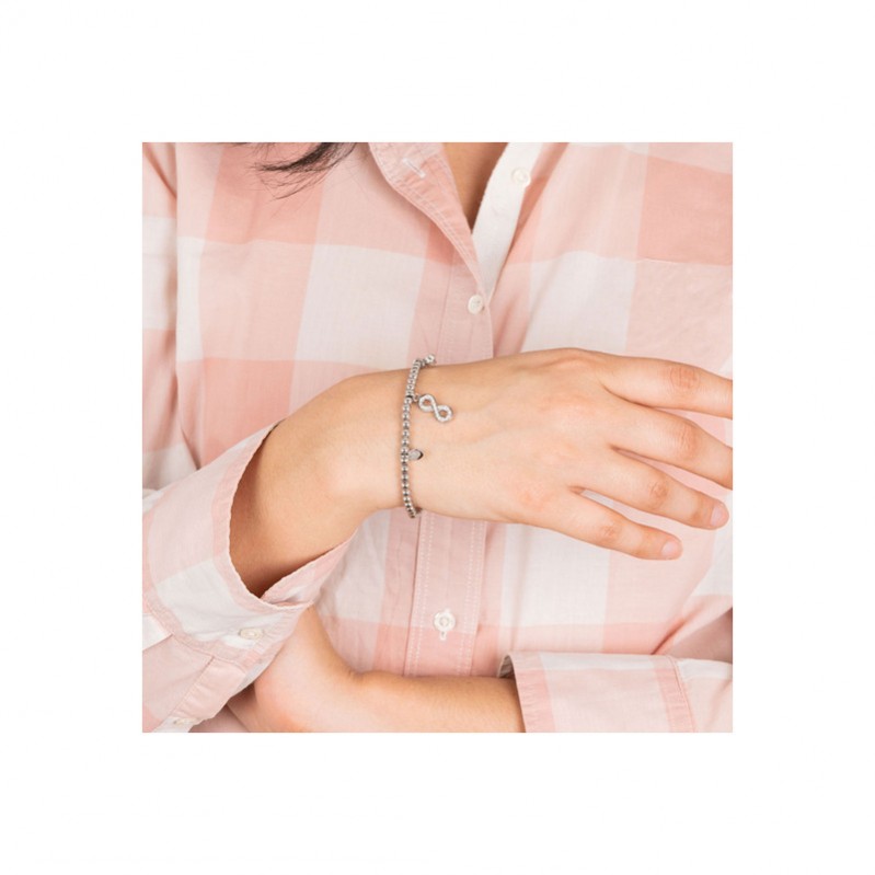 bracelet-elastique-femme-acier-inoxydable-strass-infini-LOTUS-LS2170-2-6-porté Bracelet élastique Femme Infini, Acier inoxydable et strass LOTUS LS2170-2/6 porté