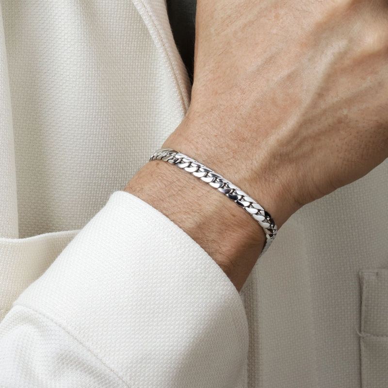 bracelet-homme-acier-inoxydable-LOTUS-LS2210-2-1-porté Bracelet Homme Acier inoxydable LOTUS LS2210-2/1 porté