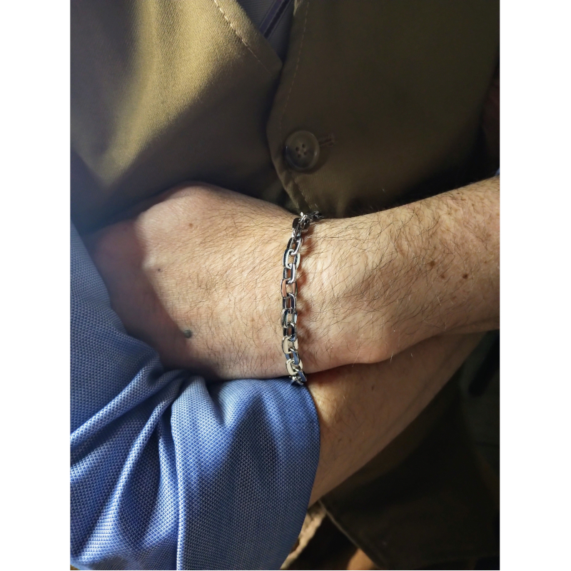 bracelet-homme-acier-inoxydable-LOTUS-LS2224-2-1-porté Bracelet Homme Acier inoxydable LOTUS LS2224-2/1 porté