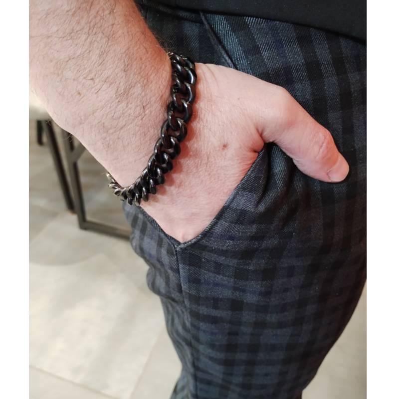 bracelet-homme-acier-inoxydable-noir-LOTUS-LS2191-2-3-porté Bracelet Homme Acier inoxydable noir LOTUS LS2191-2/3 porté