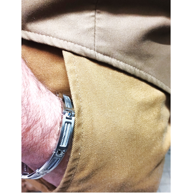 bracelet-homme-cable-acier-inoxydable-LOTUS-LS1507-2-1-porté Bracelet Homme câble et Acier inoxydable LOTUS LS1507-2/1 porté