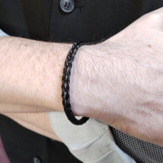 Bracelet jonc ouvert Homme Acier inoxydable noir LOTUS LS2195-2/3 porté