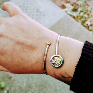 Bracelet ouvert Femme Arbre de vie, Acier inoxydable bicolore et strass LOTUS LS2169-2/B porté