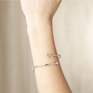 Bracelet ouvert Femme Infini, Acier inoxydable LOTUS LS2169-2/6, porté