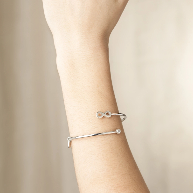 Bracelet ouvert Femme Infini, Acier inoxydable LOTUS LS2169-2/6, porté