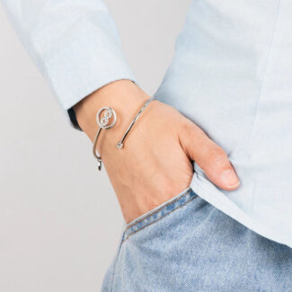 Bracelet ouvert Femme Infini, Acier inoxydable et strass LOTUS LS2169-2/4 porté