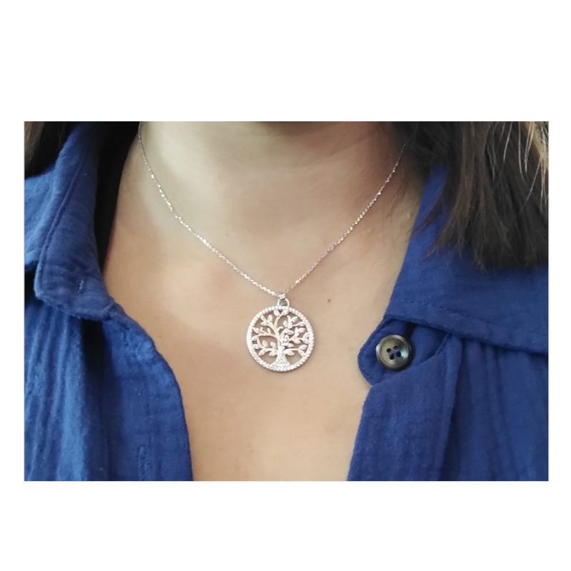 collier-arbre-de-vie-femme-argent-925-et-oxydes-LOTUS-LP1897-1-1-porté Collier Femme Arbre de vie Argent 925/1000 et Oxydes de zirconium LOTUS LP1897-1/1 porté