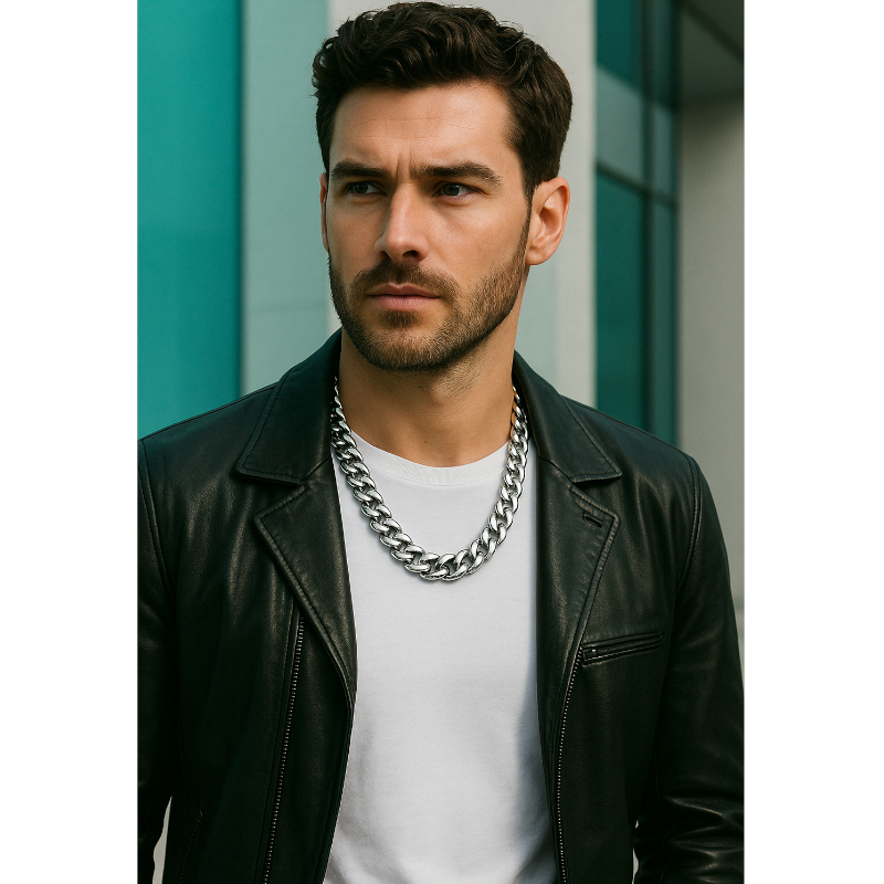 Collier chaîne Homme Acier inoxydable finition mat LOTUS LS2060-1/1 porté