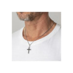Collier Croix Homme Acier inoxydable LOTUS LS1983-1/1 porté