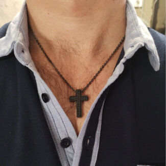Collier Croix Homme Acier inoxydable vieilli LOTUS LS2132-1/1 porté