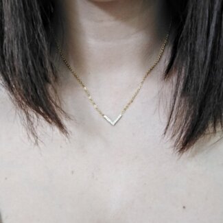 Collier Femme Acier inoxydable doré et Oxydes de zirconium ROBBEZ MASSON, porté