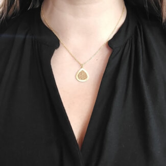 Collier Goutte Femme Acier inoxydable doré ROBBEZ MASSON, porté