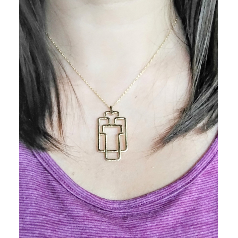collier-graphique-femme-plaqué-or-MURAT-102008-porté Collier graphique Femme Plaqué Or MURAT porté