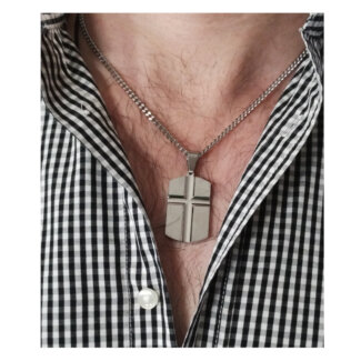 Collier plaque Croix Homme Acier inoxydable LOTUS LS2279-1/1 porté