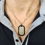 Collier plaque Homme Acier inoxydable LOTUS LS2211-1/1 porté