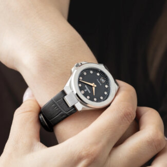 Montre Femme Cuir noir Acier inoxydable FESTINA F20701/5 portée