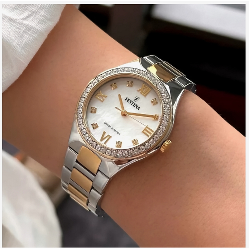 montre-FESTINA-Femme-solaire-acier-inoxydable-F20659-1-portée