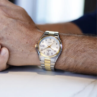 Montre classique bicolore Homme Acier inoxydable FESTINA F20554/1 portée